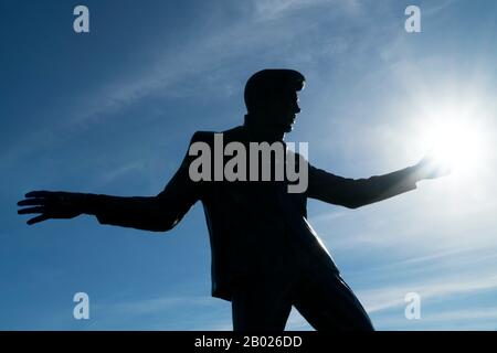 Billy Fury sculpture créée par Tom Murphy, à l'Albert Dock, Liverpool, Angleterre Banque D'Images