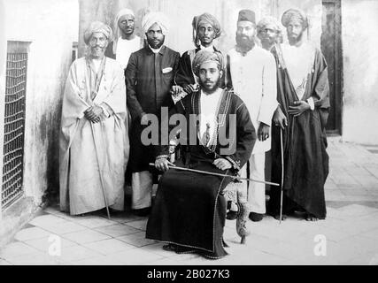 Al-Wasik Billah al-Majid Sayyid Taimur bin Faisal bin Turki, KCIE, CSI (1886–1965) (arabe : تيمور بن فيصل بن تركي‎) fut le sultan de Muscat et d'Oman du 5 octobre 1913 au 10 février 1932. Il est né à Muscat et succède à son père, Faisal bin Turki, Sultan de Muscat et Oman comme sultan. Banque D'Images