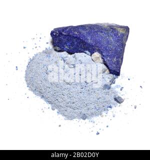 Lapis Lazuli - sous forme de roche et de terre jusqu'à faire du pigment bleu Banque D'Images
