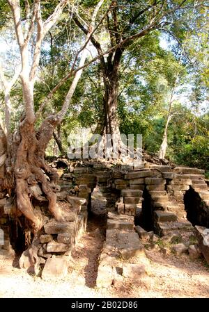 Spean Thma (Khmer: ស្ពានថ្ម) est connu comme le pont de pierre et il est situé à l'ouest de Ta Keo. C'est l'un des rares ponts de l'ère de l'Empire khmer à avoir survécu jusqu'à la journée moderne. Il a été construit sur l'ancien chemin de la rivière Siem Reap entre Angkor Thom et la Baray orientale et il a probablement été reconstruit après la période khmère (autour du XVe siècle), car il comprend de nombreux blocs de grès réutilisés. Banque D'Images