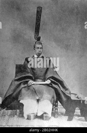 L'empereur Meiji (明治天皇 Meiji-tennō, 3 novembre 1852 – 30 juillet 1912), ou Meiji le Grand (明治大帝 Meiji-taitei), était le 122ème empereur du Japon selon l'ordre traditionnel de succession, régnant du 3 février 1867 jusqu'à sa mort le 30 juillet 1912. Il a présidé à une période de changement rapide dans l'Empire du Japon, alors que la nation est rapidement passée d'un état féodal à une puissance mondiale capitaliste et impériale, caractérisée par la révolution industrielle du Japon. Au moment de sa naissance en 1852, le Japon était un pays isolé, préindustriel et féodal dominé par le Shogunate Tokugawa et le daimyo, W. Banque D'Images