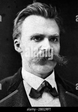 Friedrich Wilhelm Nietzsche (15 octobre 1844 – 25 août 1900) était un érudit allemand latin et grec, philosophe, critique culturel, poète et compositeur. Il a écrit plusieurs textes critiques sur la religion, la moralité, la culture contemporaine, la philosophie et la science. Nietzsche a commencé sa carrière de philologue classique, érudit de critiques textuelles grecques et romaines, avant de se tourner vers la philosophie. En 1869, à l'âge de 24 ans, il devient le plus jeune occupant de la Chaire de philologie classique de l'Université de Bâle. Il démissionna en 1879 en raison de problèmes de santé qui l'ont le plus souffert de sa vie. En 1889, à l'âge de 44 ans Banque D'Images