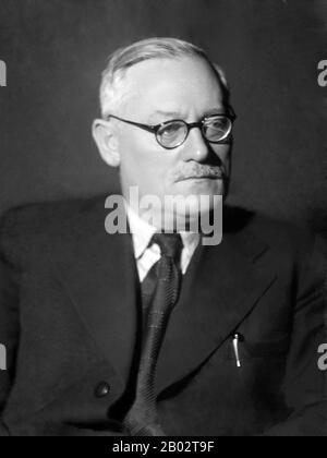 Les procès de Moscou étaient une série d'essais de spectacles tenus en Union soviétique à l'instigation de Joseph Staline entre 1936 et 1938. Les défendeurs comprenaient la plupart des anciens bolcheviks survivants, ainsi que l'ancien leadership de la police secrète soviétique. Les procès de Moscou ont mené à l'exécution de plusieurs des défendeurs, y compris la plupart des anciens bolcheviks survivants. Les procès sont généralement considérés comme faisant partie de la Grande Purge de Staline qui a été une tentative de débarrasser le parti des oppositionnistes actuels ou antérieurs du parti. Les trotskystes étaient particulièrement ciblés, mais pas exclusivement. En effet tout bolchevik leader Banque D'Images