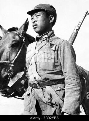 La huitième Armée de route, également connue sous le nom de 18ème Groupe de l'Armée révolutionnaire nationale de la République de Chine, était l'armée de groupe sous le commandement du Parti communiste chinois, Nominalement dans la structure de l'armée chinoise dirigée par le Parti nationaliste chinois pendant la seconde guerre sino-japonaise. La huitième Armée de route a été créée à partir de l'Armée rouge chinoise le 22 septembre 1937, lorsque les communistes chinois et le Parti nationaliste chinois ont formé le deuxième Front Uni contre le Japon, le déclenchement de la seconde Guerre sino-japonaise, comme la seconde Guerre mondiale est connue en Chine. Avec le Banque D'Images