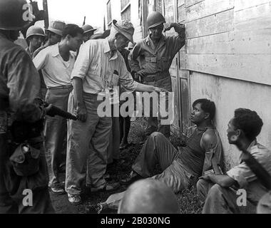 La bataille de Manille du 3 février au 3 mars 1945, menée par les forces américaines, philippines et japonaises, a fait partie de la campagne de 1945 des Philippines. La bataille d'un mois, qui a culminé avec un bain de sang terrible et la dévastation totale de la ville, a été la scène des pires combats urbains dans le théâtre du Pacifique, et a mis fin à près de trois ans d'occupation militaire japonaise aux Philippines (1942–1945). La capture de la ville a été marquée comme la clé de la victoire du général Douglas MacArthur dans la campagne de reconquête. Banque D'Images