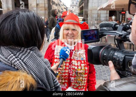 Madrid, Espagne. 18 février 2020. Les fans de Liverpool se réunissent sur la Plaza Mayor à Madrid avant le dernier match de la Ligue des Champions de Liverpool contre Atletico Madrid. Crédit: Alan Dawson/Alay Live News Banque D'Images