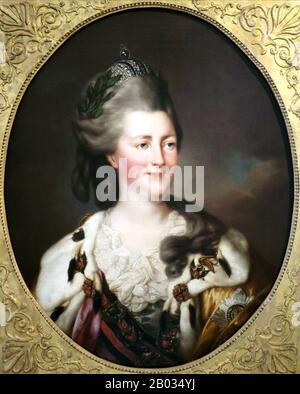Catherine II de Russie (Russe: Yekaterina Alekseyevna, 2 mai 1729 – 17 novembre 1796), était la plus célèbre et la plus longue dirigeante de Russie, régnant de 1762 jusqu'à sa mort en 1796 à l'âge de 67 ans. Née à Stettin, en Poméranie, en Prusse sous le nom de Sophie Friederike Auguste von Anhalt-Zerbst-Dornburg, elle est arrivée au pouvoir suite à un coup d'État quand son mari, Peter III, a été assassiné. La Russie a été revitalisée sous son règne, elle a connu une croissance plus importante et plus forte que jamais et elle est reconnue comme l'une des grandes puissances de l'Europe. Banque D'Images