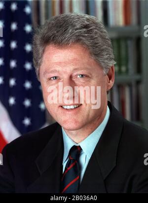 William Jefferson 'Bill' Clinton (né le 19 août 1946) est un homme politique américain qui a été le 42ème président des États-Unis de 1993 à 2001. Clinton a été gouverneur de l'Arkansas de 1979 à 1981 et de 1983 à 1992, et procureur général de l'Arkansas de 1977 à 1979. Banque D'Images