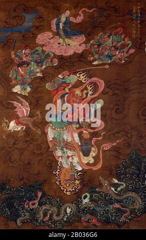 Lei Gong, parfois connu sous le nom de Lei Shen, est un dieu de tonnerre dans la religion chinoise traditionnelle et le taoïsme religieux. Généralement représenté comme un oiseau-homme craineux avec un visage bleu et un bec, ailes de chauve-souris et griffes, portant seulement un tissu de loinCloth. Lei Gong est souvent montré wielding un tambour et maillet pour produire du tonnerre, ainsi qu'un burin avec lequel punir les évildoers. Dans le taoïsme, Lei Gong n'est pas seulement le dieu du tonnerre, mais aussi un instrument divin de punition et de châtiment, ordonné par le ciel de punir les mortels terrestres qui ont été reconnus coupables de crimes secrets ou de mauvais esprits qui abusent de leur connaissance taoïste Banque D'Images