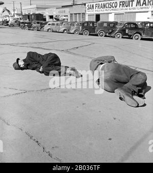 Dorothea Lange (26 mai 1895 – 11 octobre 1965) était photographe documentaire et photojournaliste américain, mieux connue pour son travail de l'époque de la dépression pour l'Administration de la sécurité agricole (FSA). Les photographies de Lange ont humanisé les conséquences de la Grande dépression et ont influencé le développement de la photographie documentaire. Banque D'Images