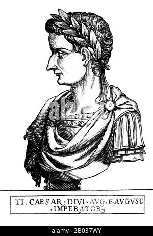 Né à Tiberius Claudius Nero, fils de Tiberius Claudius Nero et Livia Drusilla, il est devenu le fils d'Octavian (plus tard devenu Auguste, premier empereur de Rome) après que sa mère ait été forcée de divorcer Nero et de l'épouser. Tiberius épouserait finalement la fille d'Auguste de son mariage précédent, Julia l'Elder, et plus tard sera adopté par Auguste, devenant officiellement un Julien, portant le nom de Tiberius Julius César. Dans les relations avec les autres empereurs de cette dynastie, Tiberius était le fils d'Auguste, grand-oncle de Caligula, oncle paternel de Claudius, et grand-oncle de Nero. Tib Banque D'Images