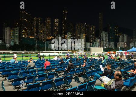 Hong Kong, Novembre 2019 : Course De Chevaux Au Hong Kong Jockey Club, Hippodrome Happy Valley Banque D'Images