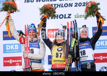 Anterselva (BZ), Italie, 18 févr. 2020, le podium de 15 km individuale féminine pendant la coupe du monde IBU Biathlon 2020 - 15 Km femmes Individuelles - Biathlon - crédit: LPS/Luca Tedeschi/Alay Live News Banque D'Images