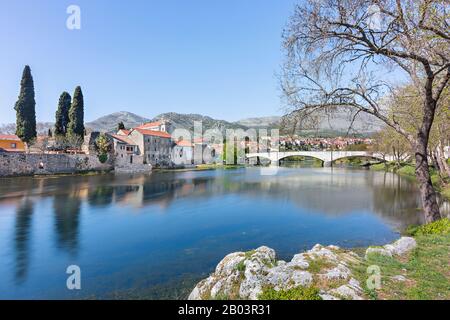 Vue sur la ville de Trebinje, en Bosnie-Herzégovine Banque D'Images