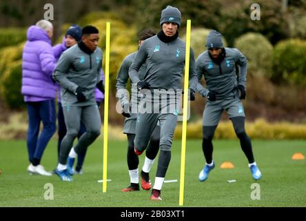 Tottenham Hotspur's Dele Alli (centre) pendant la séance de formation au centre de formation Tottenham Hotspur, Londres. Banque D'Images