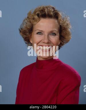 Porträt der Schauspielerin Witta Pohl eine Hauptdarstellerin bei der ZDF Sendung DIESE DROMBUSCHS, Deutschland um 1990. Portrait de l'actrice Witta Pohl une actrice de premier plan dans le programme ZDF DIESE DROMBUSCHS, Allemagne vers 1990. Banque D'Images