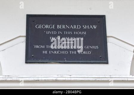 George Bernard Shaw Vivait dans la maison de 1887 à 1898 plaque, 29 Fitzroy Square, Fitzrovia, Londres Banque D'Images