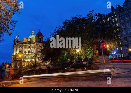 Vue de nuit sur le musée sur le chien à Édimbourg Banque D'Images