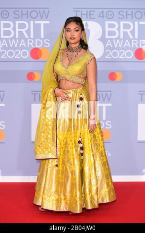 Joy Crookes arrivant aux Brit Awards 2020 qui se sont tenus à l'O2 Arena, Londres. Banque D'Images