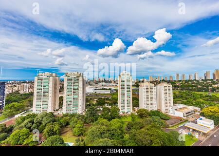 Vue sur le toit de Ribeirao Preto - SP, Brésil. Banque D'Images