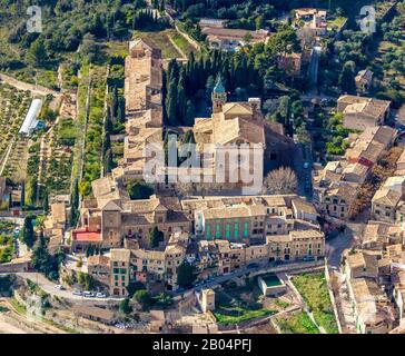 Vue aérienne, île, monastère de l'ordre des Carthusiens, Museuu Cartoixa de Valldemossa, Museuu Frédéric Chopin i George Sand, Museuu Municipal de Valldem Banque D'Images