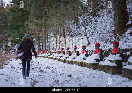 , Narabijizo Bakejizo jizo, statues en pierre,gardiens bouddhistes dans Kanmangafuchi Abyss, Nikko, Japon Banque D'Images