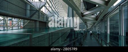 Intérieurs D'Un Forum, Forum International De Tokyo, Marunouchi, Chiyoda, Préfecture De Tokyo, Honshu, Japon Banque D'Images