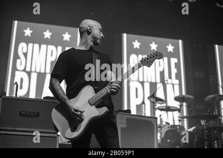 Jeff Stinco dirige le guitariste de Simple plan, en direct à l'entrepôt de l'o2 victoria manchester uk, 13 février 2020 Banque D'Images