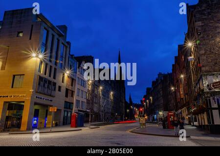 Edinburgh, JUL 11: Vue de nuit sur la rue du centre-ville le 11 JUILLET 2011 à Edinburgh Banque D'Images