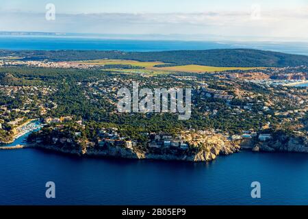 Station Santa Ponsa avec marina, 04.01.2020, vue aérienne, Espagne, Iles Baléares, Majorque, Calvia Banque D'Images