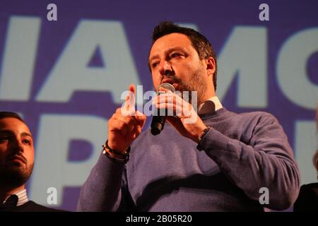 Naples, Italie. 18 février 2020. Matteo Salvini, le leader DE LA LIGUE NORD pour un événement politique à Naples. (Photo De Salvatore Esposito/Pacific Press) Crédit: Agence De Presse Du Pacifique/Alay Live News Banque D'Images