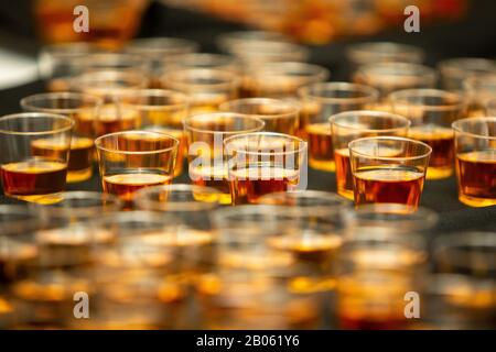 Des dizaines De Photos de Whiskey Bourbon ou de Hard Liquor Banque D'Images