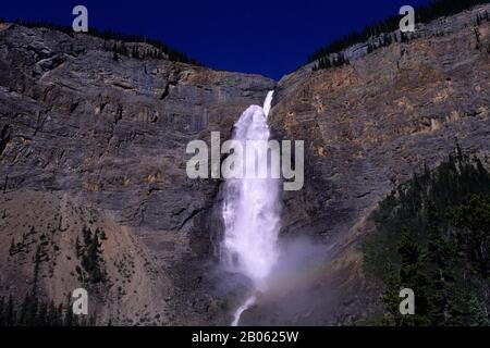 CANADA, COLOMBIE-BRITANNIQUE, PARC NATIONAL YOHO, CHUTES TAKAKKAW Banque D'Images