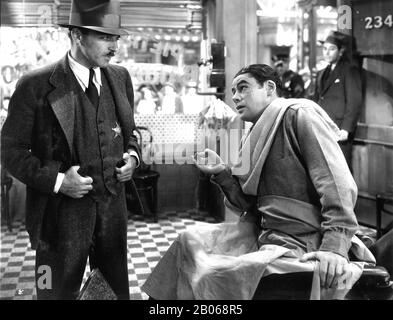 C. HENRY GORDON PAUL Uni comme Tony Camonte et GEORGE RAFT à SCARFACE 1932 directeurs HOWARD HAWKS et RICHARD ROSSON roman Armitage Trail Screen histoire Ben Hecht producteur Howard Hughes The Caddo Company / United Artists Banque D'Images