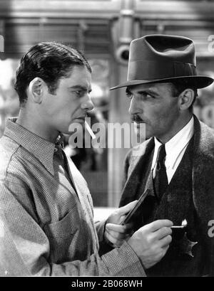 Paul Uni comme Tony Camonte et C. HENRY GORDON à SCARFACE 1932 directeurs HOWARD HAWKS et RICHARD ROSSON roman Armitage Trail Screen histoire Ben Hecht producteur Howard Hughes The Caddo Company / United Artists Banque D'Images