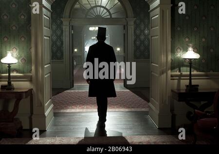 DATE de sortie: 16 novembre 2012, TITRE: Lincoln STUDIO: Vingtième siècle Fox DIRECTEUR: Steven Spielberg COMPLOT: Comme la guerre civile américaine continue de rage, le président américain lutte avec le carnage sur le champ de bataille comme il lutte avec beaucoup à l'intérieur de son propre cabinet sur la décision d'émancipation des esclaves. Avec : Daniel Day-Lewis, Sally Field, David Strathairn. (Image De Crédit: © Twentieth Century Fox/Entertainment Pictures) Banque D'Images