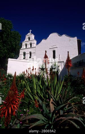 ÉTATS-UNIS, CALIFORNIE, SAN DIEGO, MISSION BASILICA SAN DIEGO DE ALCALA, (1ÈRE ÉGLISE) Banque D'Images