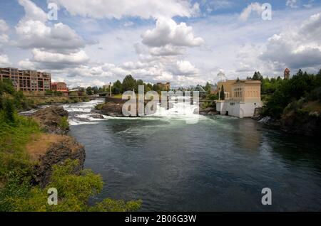 ÉTATS-UNIS, ÉTAT DE WASHINGTON, SPOKANE, RIVERFRONT PARK, SPOKANE RIVER ET FALLS Banque D'Images