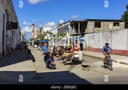 Marché de rue dans la ville cubaine de Cienfuegos Banque D'Images