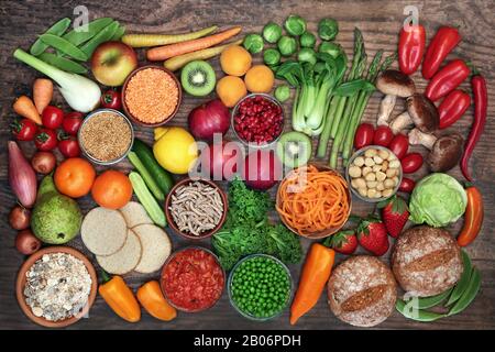 Nourriture faible glycémique pour diabétiques pour la santé et la perte de poids avec des aliments élevés en vitamines, minéraux, antioxydants, glucides intelligents, oméga 3 et protéines. En Dessous De 55 Banque D'Images