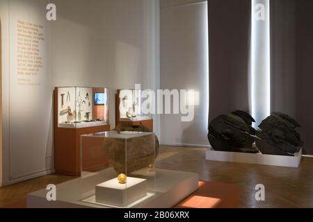 Tbilissi, Géorgie - 18 Février 2020 : Exposition Au Musée National Géorgien, Tbilissi, Géorgie. Le musée national géorgien unifie plusieurs m principaux Banque D'Images