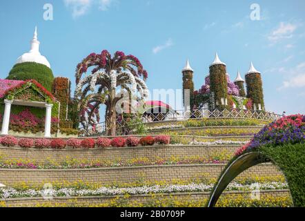 Dubaï, Émirats Arabes Unis - 11 Décembre 2019. Sculpture faite de verdure à l'intérieur du jardin Miracle à Dubaï, emirats Arabes Unis. Banque D'Images