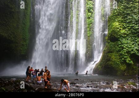 Tiu Kelep, Cascade Sendang Gile, Lombok, Nusa Tenggara, en Indonésie Banque D'Images