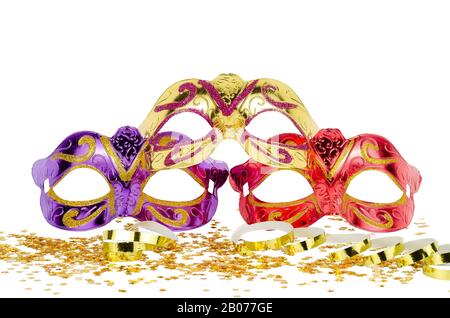 masques de carnaval et confetti isolés sur fond blanc Banque D'Images