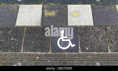 Symbole désactivé sur le trottoir, Pays-Bas Banque D'Images