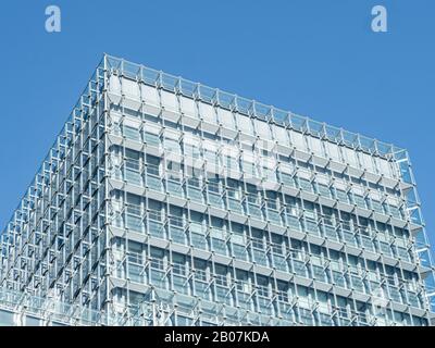 Façade d'un bâtiment non identifié. Contexte du concept d'entreprise, financier, de recrutement, bancaire ou commercial Banque D'Images