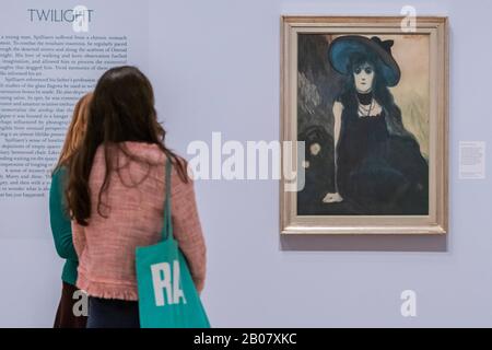 Londres, Royaume-Uni. 19 février 2020. The Absinthe Drinker, 1907 - Léon Spiliaert à la Royal Academy of Arts, Y Compris ses célèbres autoportraits et scènes de rêve de la côte de la mer du Nord, avec des œuvres caractérisées par des perspectives spectaculaires et une luminescence tranquille. Il est plus connu pour une séquence d'auto-portraits énigmatiques et pour ses scènes de nuit d'Ostende. L'exposition présente environ 80 œuvres et se déroule du 23 février au 25 mai 2020. Crédit: Guy Bell/Alay Live News Banque D'Images