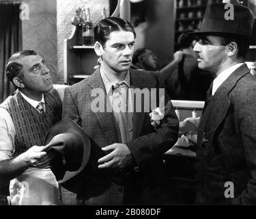 Henry ARMETTA PAUL Uni comme Tony Camonte et C. HENRY GORDON dans SCARFACE 1932 directeurs HOWARD HAWKS et RICHARD ROSSON roman Armitage Trail Screen histoire Ben Hecht producteur Howard Hughes The Caddo Company / United Artists Banque D'Images