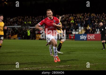 Adam Rooney célèbre la notation pour Salford City dans leur victoire de 4 à 0 contre Cambridge United. Stade Pirelli. 27/01/20. Banque D'Images