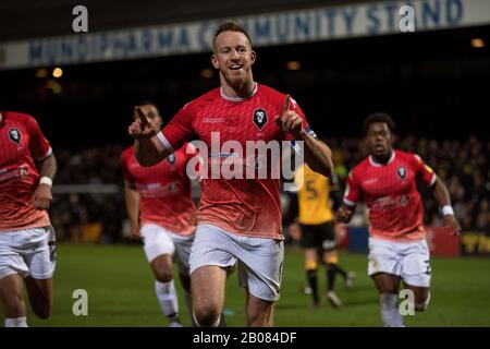 Adam Rooney célèbre la notation pour Salford City dans leur victoire de 4 à 0 contre Cambridge United. Stade Pirelli. 27/01/20. Banque D'Images